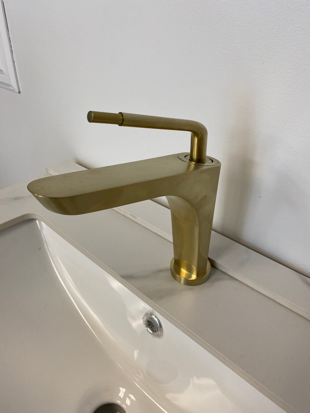 Nordic Design New Single Hole Bathroom Faucet