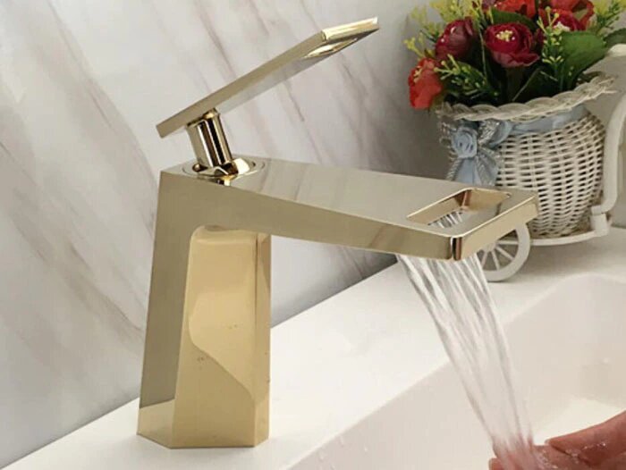 Gold polished - Matte Black Single Hole Bathroom Faucet