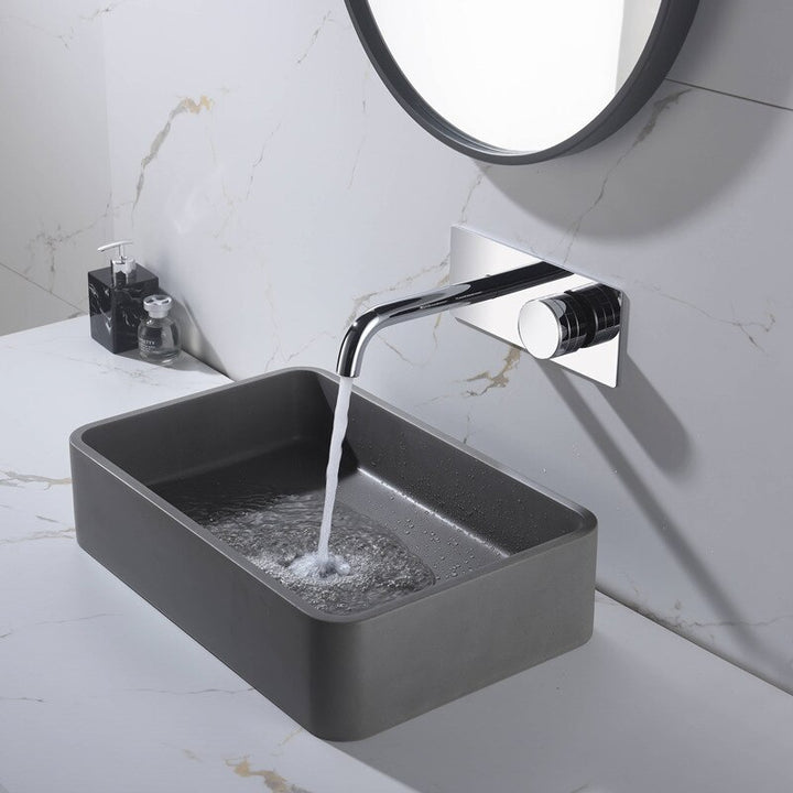 Chrome round wallmounted bathroom faucet