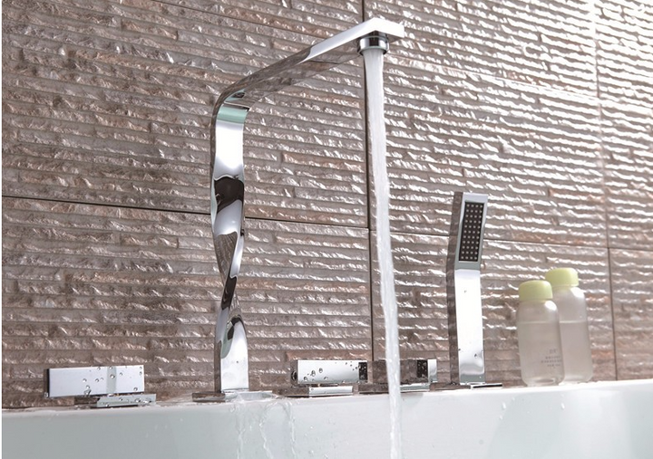 Chrome Deckmounted Twisted Bathtub Filler Faucet